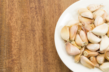 Garlic on wood