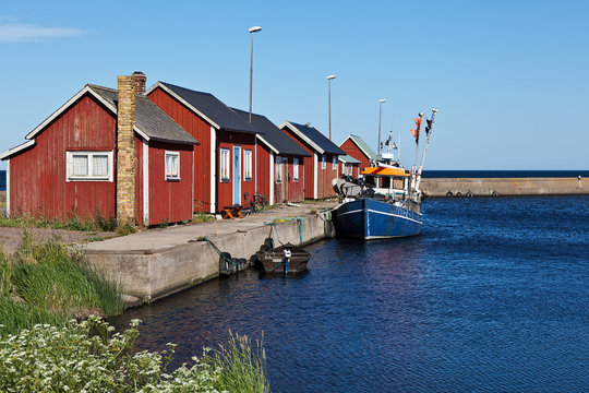 Rote Häuser im Hafen