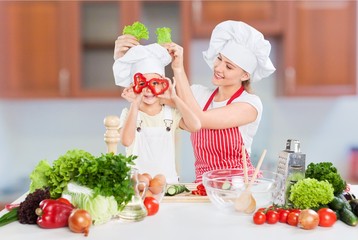 Kid, mom, eating.