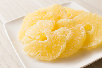 dry pineapple