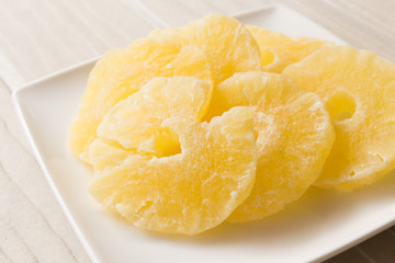 dry pineapple