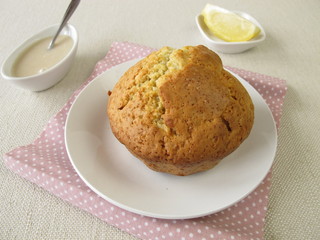 Runder Zitronen-Rührkuchen