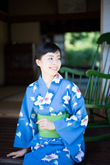 浴衣姿の女性