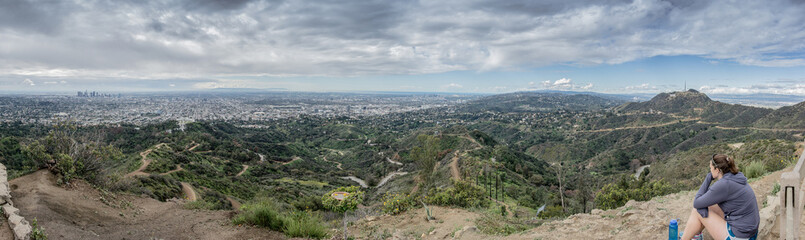 Fototapeta na wymiar Looking out over LA from Mount Hollywood