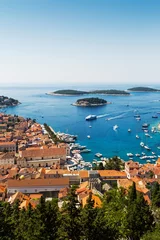 Papier Peint photo autocollant Côte Belle vue sur le vieux port de la ville de Hvar, Croatie