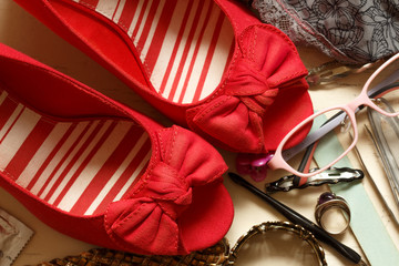 Red Bow Wedges