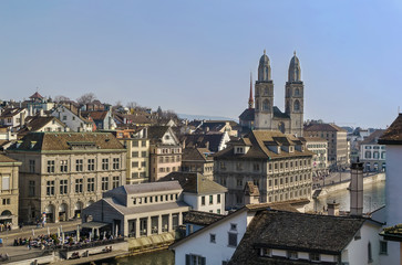 Fototapeta na wymiar view of Zurich with Grossmunster church, Switzerland