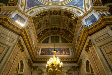 Obraz premium Dome of St. Isaacs cathedral viewed from the bottom. 