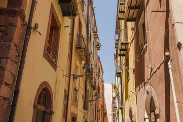 Bosa, Altstadt, Stadt, Altstadthäuser, Gassen, Altstadtviertel, Stadtrundgang, Sommer, Insel,...
