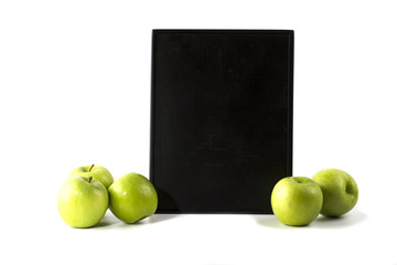 Яблоки на белом фоне