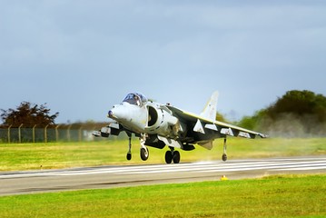 Fototapeta na wymiar Harrier Jump Jet Landing