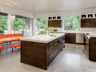 Beautiful Kitchen in Luxury Home with Island and Stainless Steel