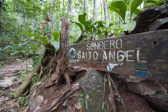Welcome Wood Sign to the Salto Agencel, Canaima