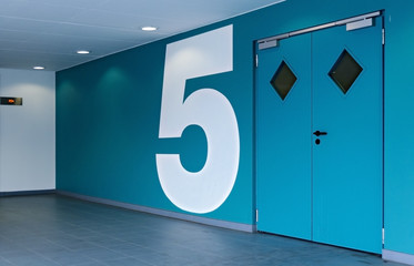 Eingang zur Ebene 5 im Parkhaus