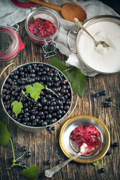 Ingredients for blackcurrant jam