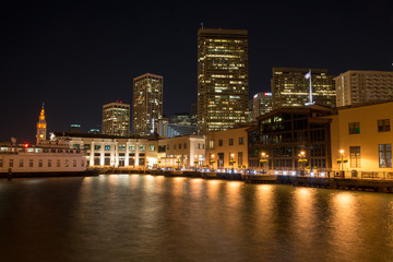 Fototapeta na wymiar San Francisco bay at night
