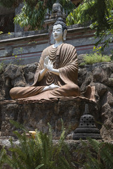 "Brahma Vihara Arama". Buddhistische Tempel und Klosteranlage auf Bali.