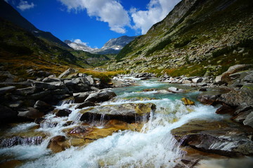 Wasserfall / Bachlauf in den Bergen © Unelmoija