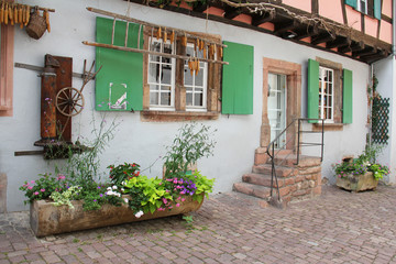 Fototapeta na wymiar Alsace architecture village de Riquewihr 