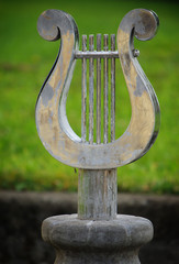 Harp statue