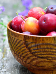 Bowl with plum
