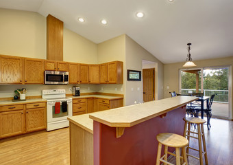 Traditional style kitchen with dish washer.