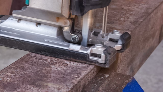 Cutting metal products using jigsaw 