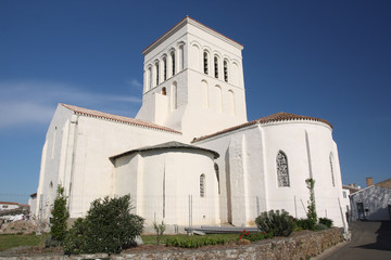 Fototapeta premium Lie d'Yeu, point du but au couché - abris et bouée