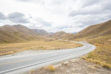 Fototapeten Hügel Lindis pass in New Zealand  © kyrien