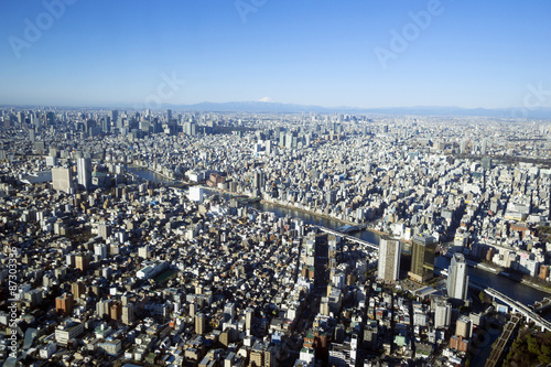 東京スカイツリー 展望回廊 地上450mから望む美しい富士山と東京街並全景 15年2月 Wall Mural Oka