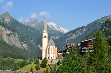 Fototapeta premium heiligenblut am grossglockner