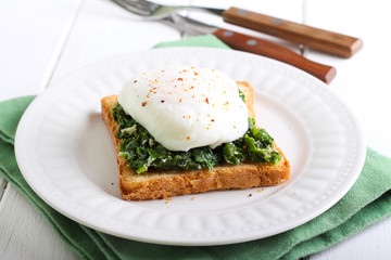 Creamy spinach and poached egg toast