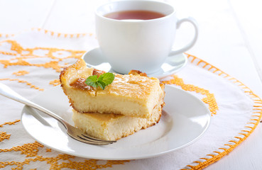 Slices of homemade cheesecake