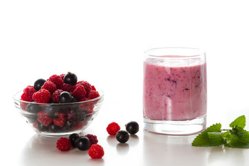 Yogurt with raspberries