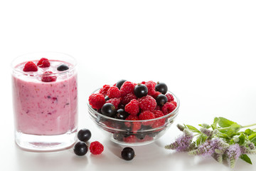 Yogurt with raspberries