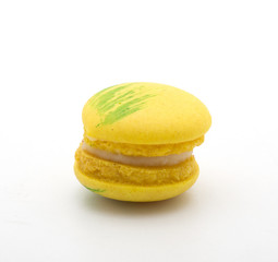 Fototapeta na wymiar traditional french colorful macarons 
