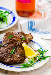  steak  with lemon
