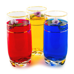 drink three colors and flowers, the triad of red, yellow and blu