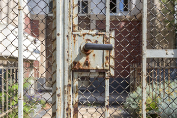alte Metalltür Eingang