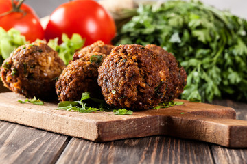 Chickpea falafel balls with vegetables
