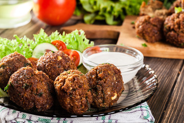 Chickpea falafel balls with vegetables