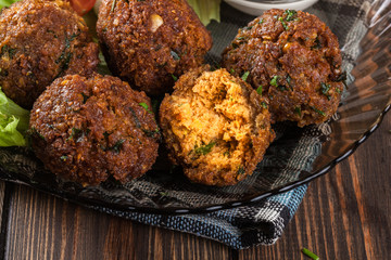 Chickpea falafel balls with vegetables