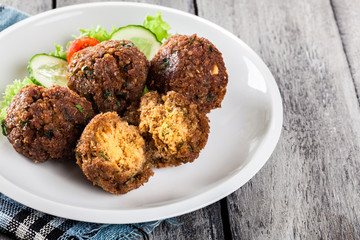 Chickpea falafel balls with vegetables