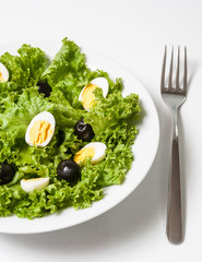 Ensalada de huevos de codorniz