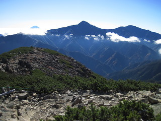 Naklejka na ściany i meble 甲斐駒ケ岳山頂付近より北岳と富士山