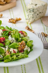 Salad with blue cheese and balsamic dressing