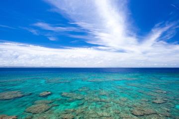 沖縄の海・久高島
