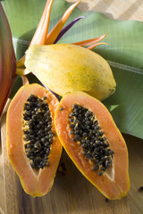 cut ripe papaya
