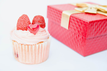 gift box and cupcakes