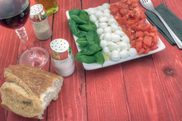 horizontal caprese rigth down